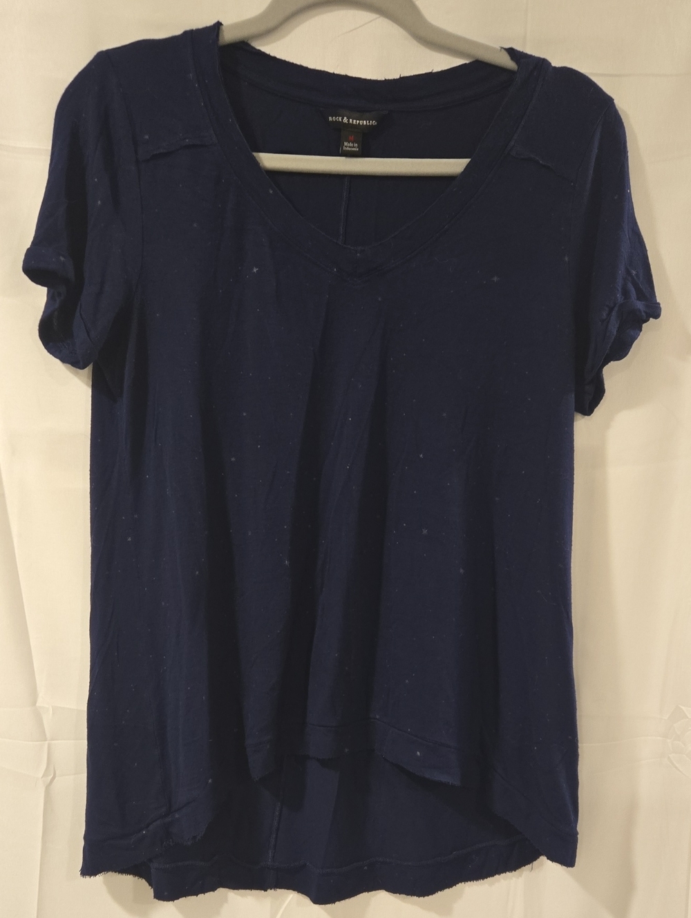 Rock & Republic Women's Navy Blue High-Low V-Neck T-Shirt Size M